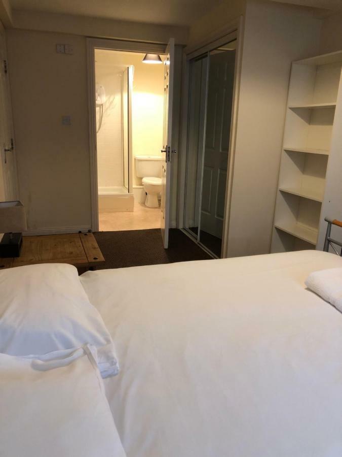 Wallace Hide Out Glasgow Bagian luar foto
